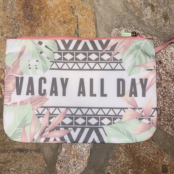 New Water Resistance Beach Case w/touchscreen pockets! Hold wet suit and phone - Picture 1 of 13